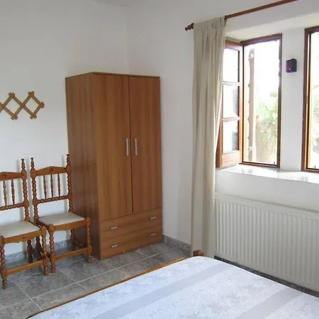 τhanassis House Apartment